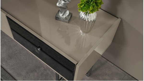 Voyager TV Ünitesi